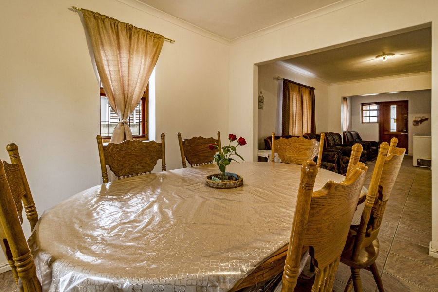 5 Bedroom Property for Sale in Bell Glen Western Cape